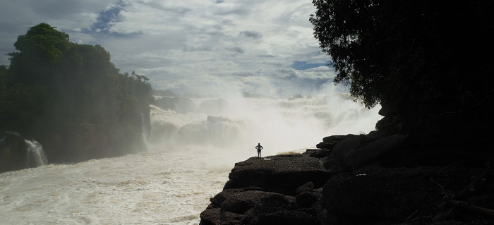 Notas2_strangers to peace miami film festival
